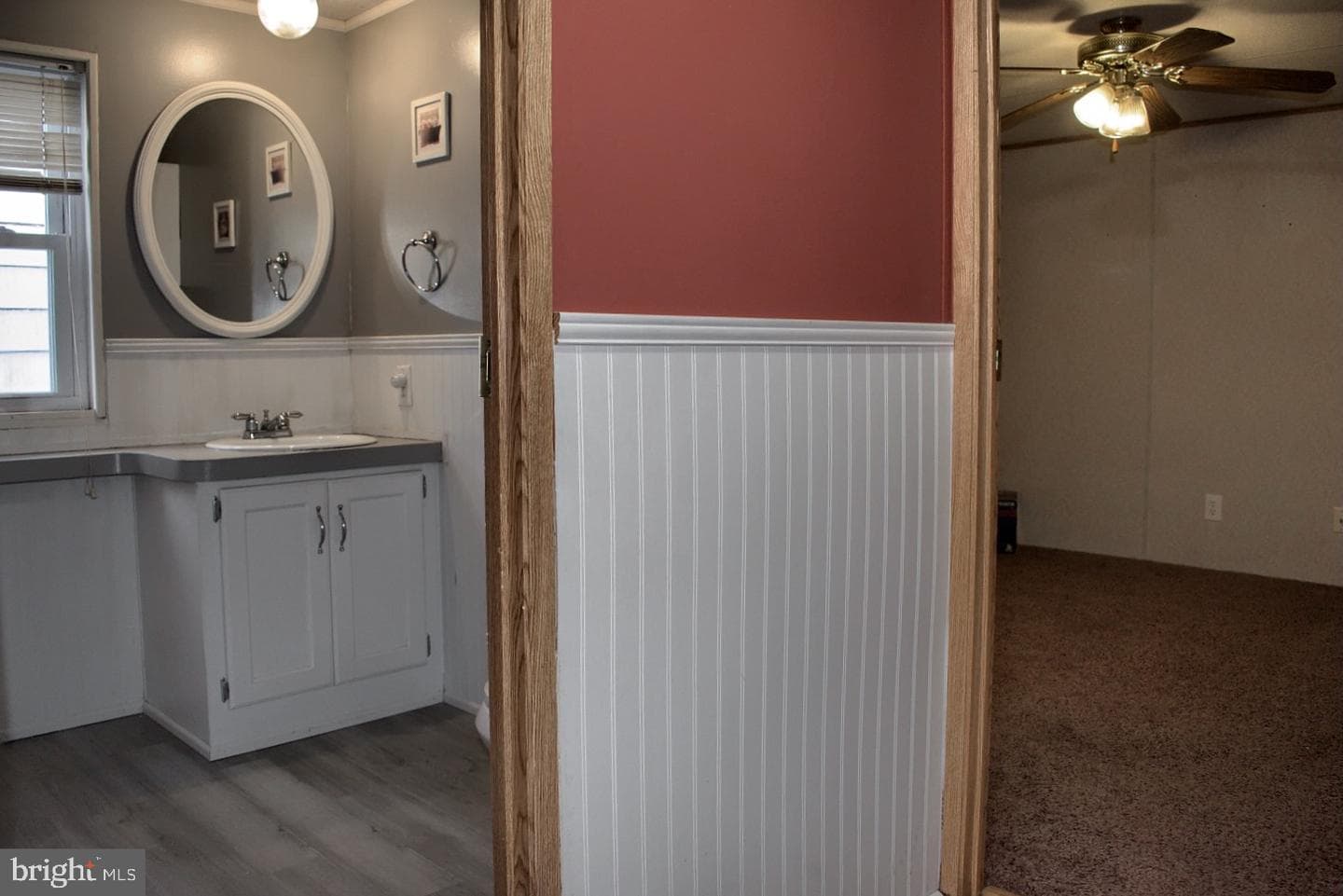 129 Saylor Street W photo 10