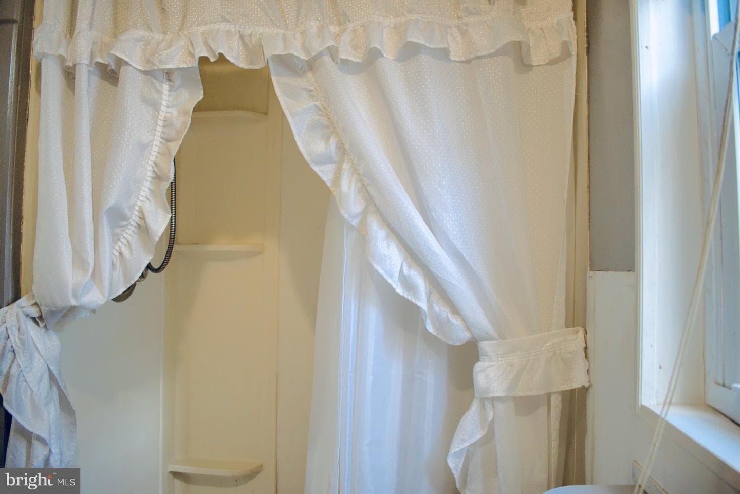 129 Saylor Street W photo 12