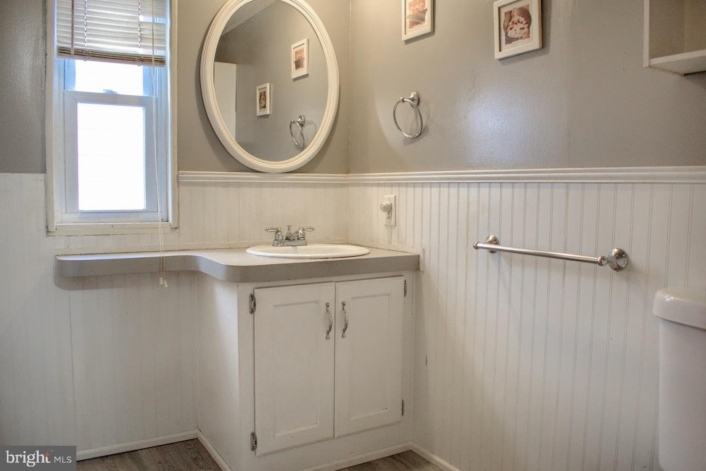 129 Saylor Street W photo 14