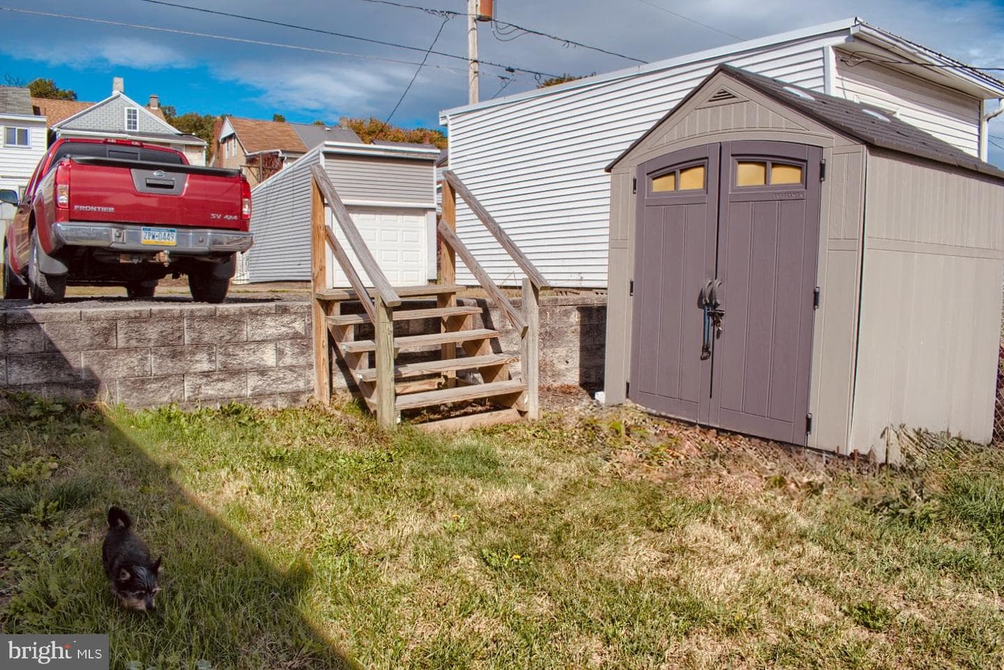 129 Saylor Street W photo 4