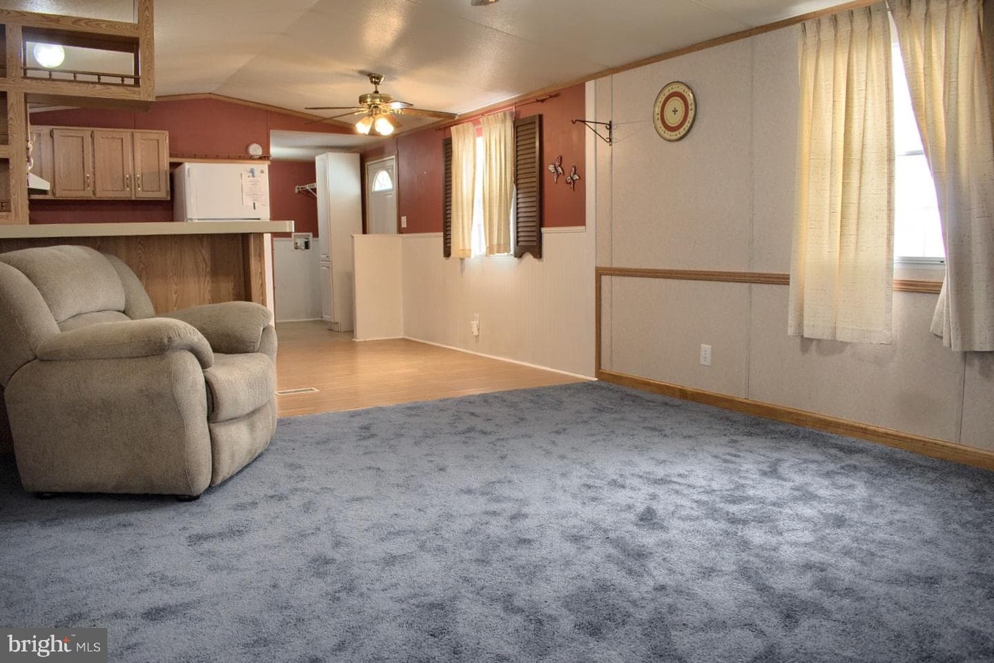 129 Saylor Street W photo 5