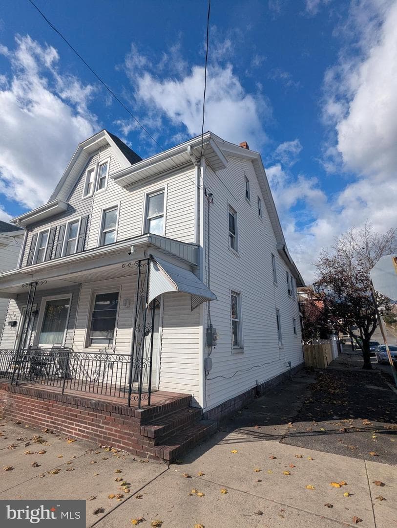 501 W 3rd Street
