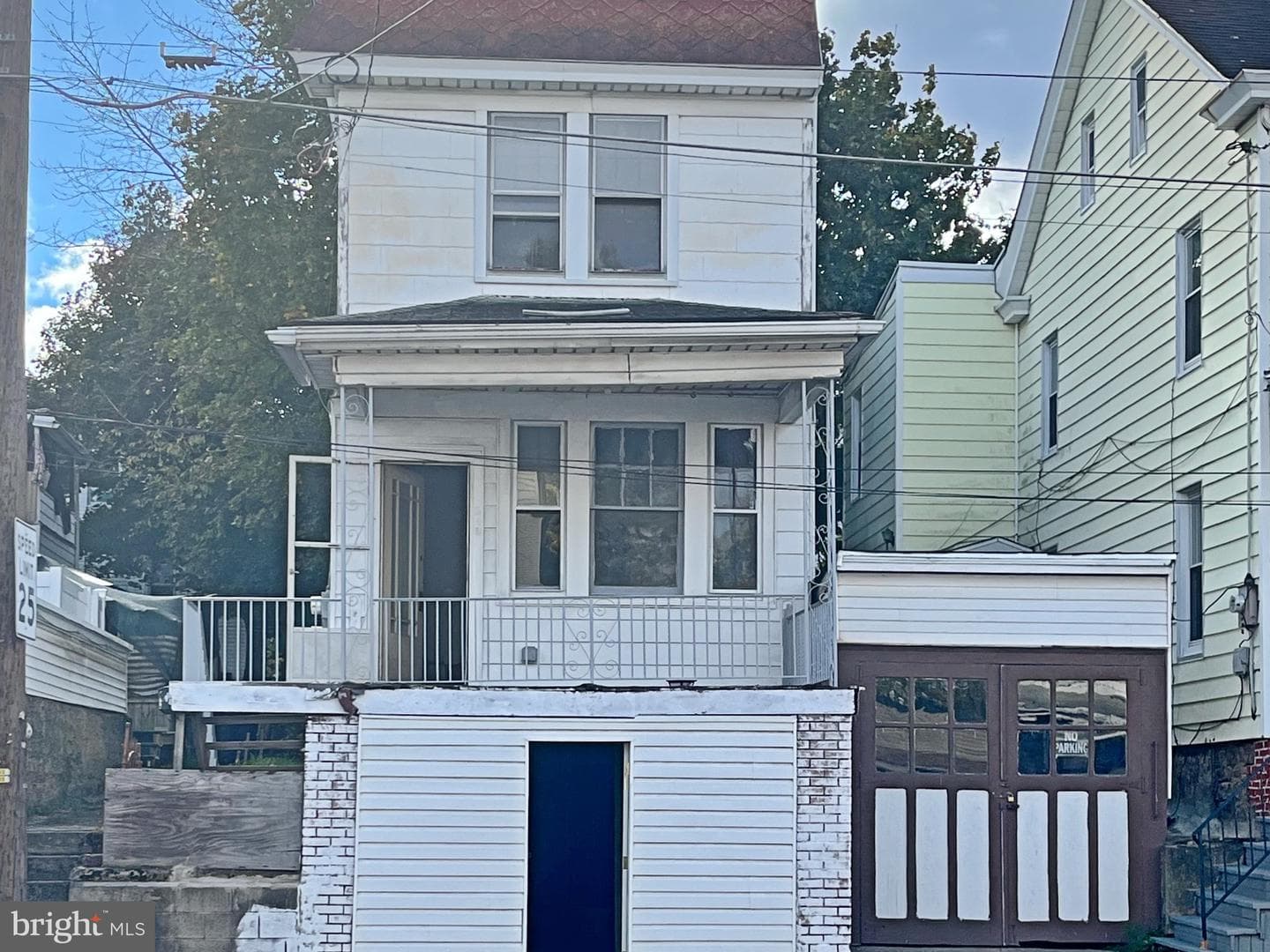340 E 5th Street photo 2