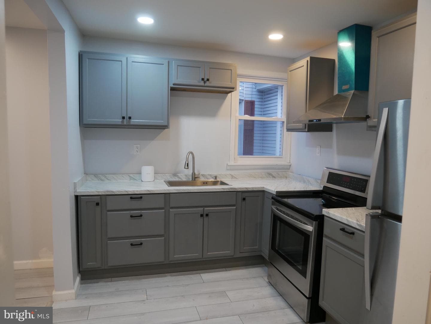 903 W Spruce Street photo 15