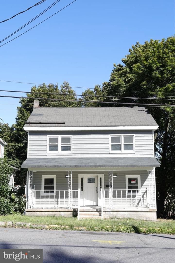 903 W Spruce Street photo 2
