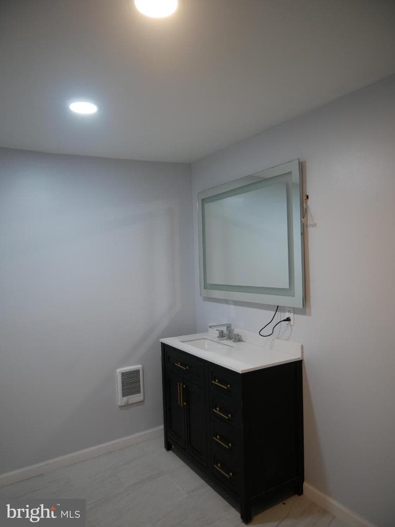 903 W Spruce Street photo 27