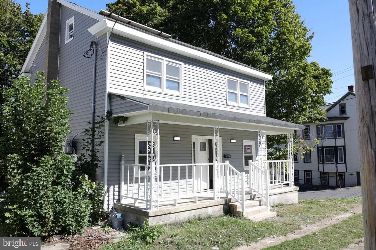 903 W Spruce Street photo 3
