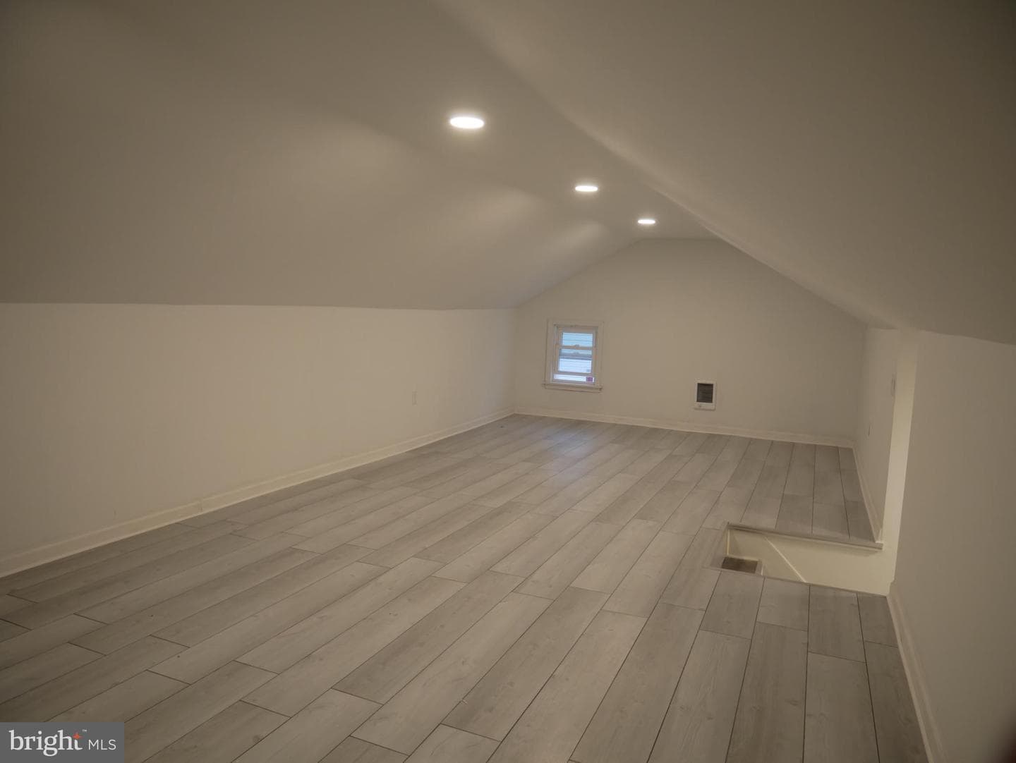 903 W Spruce Street photo 32