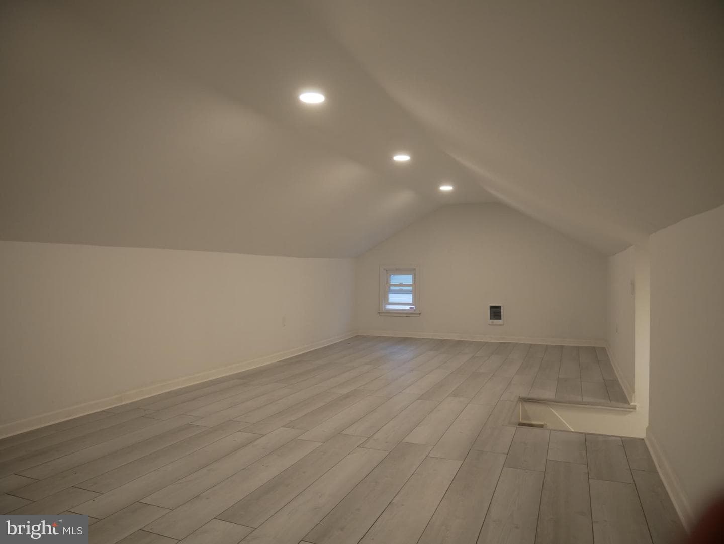 903 W Spruce Street photo 33