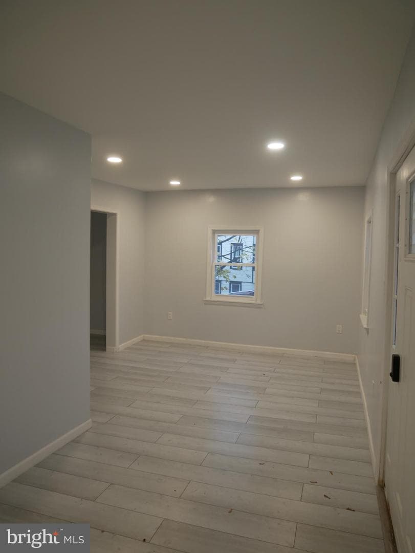 903 W Spruce Street photo 8