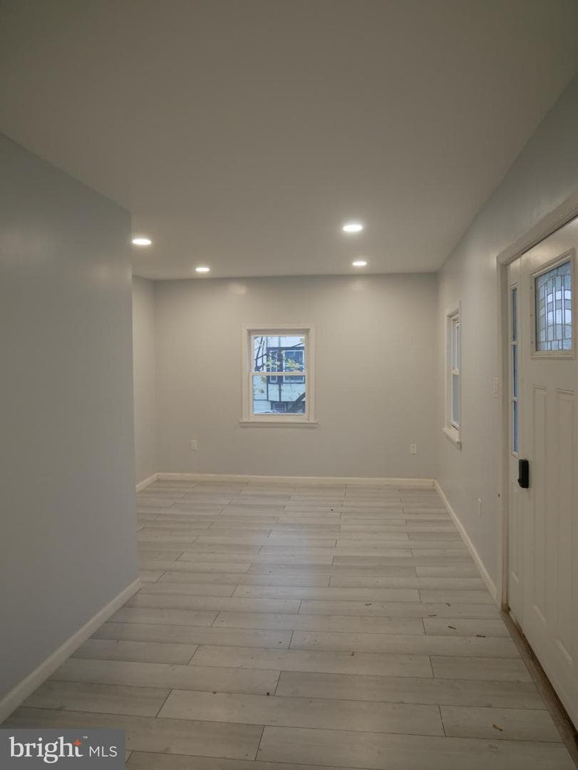 903 W Spruce Street photo 9
