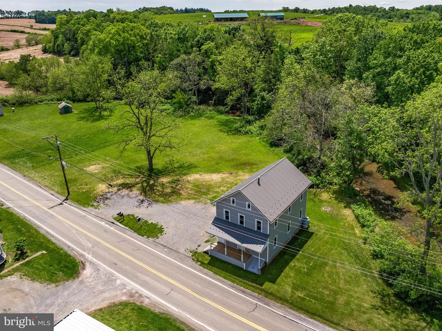 1586 Schwaben Creek Road photo 3