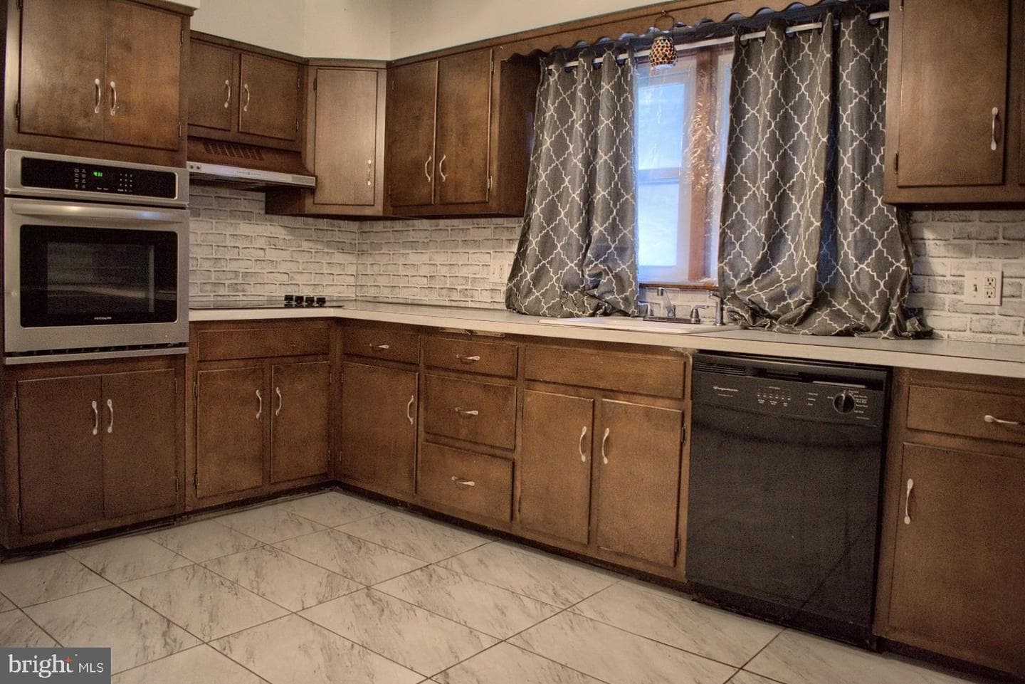 924 Hemlock Street photo 4