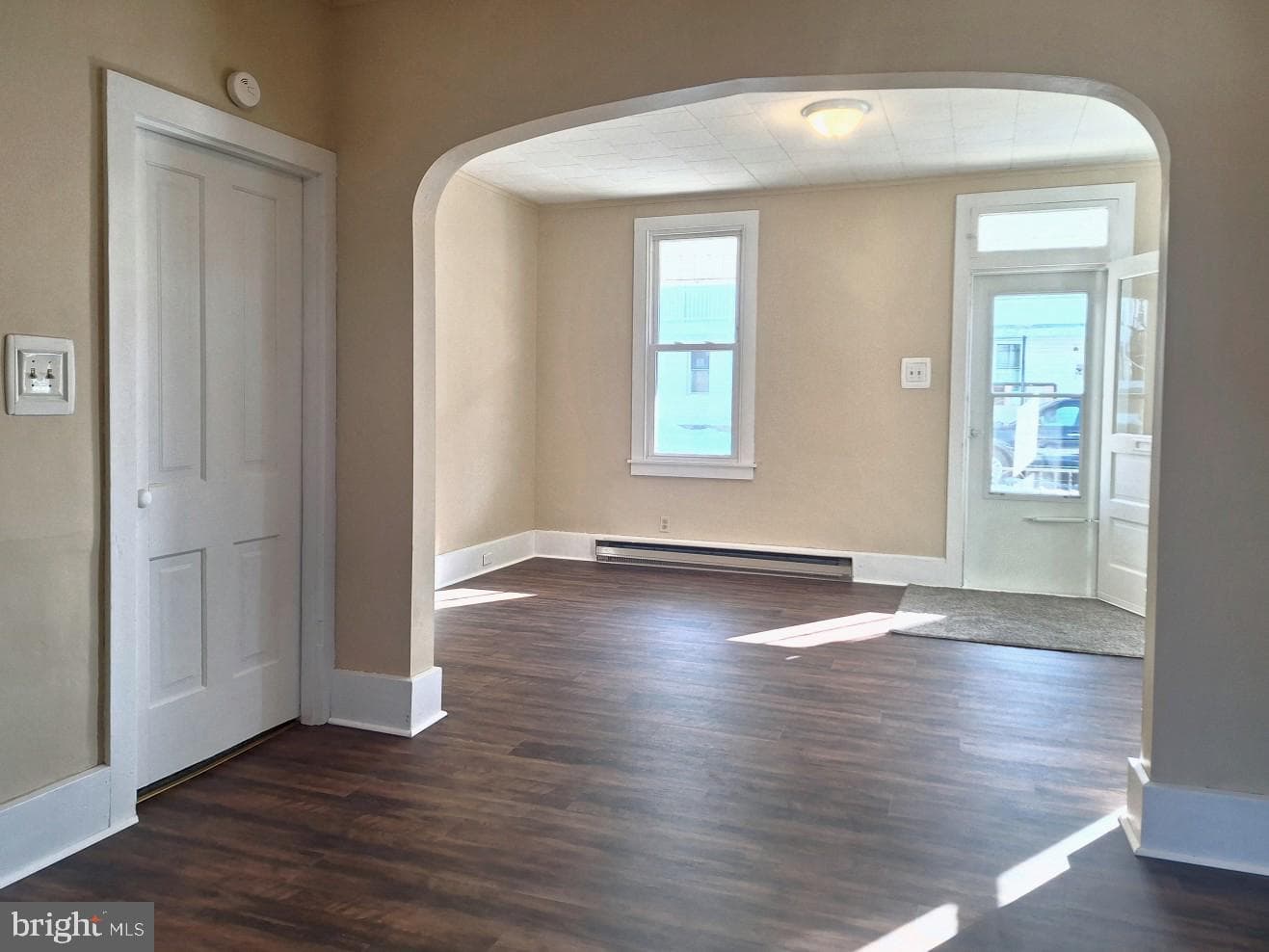 1227 Pulaski Avenue photo 2