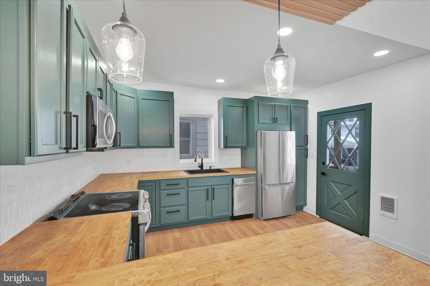 317 E Melrose Street photo 11
