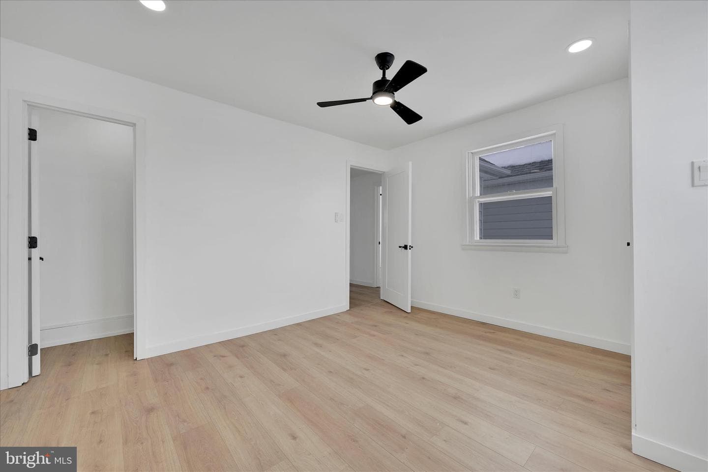317 E Melrose Street photo 19
