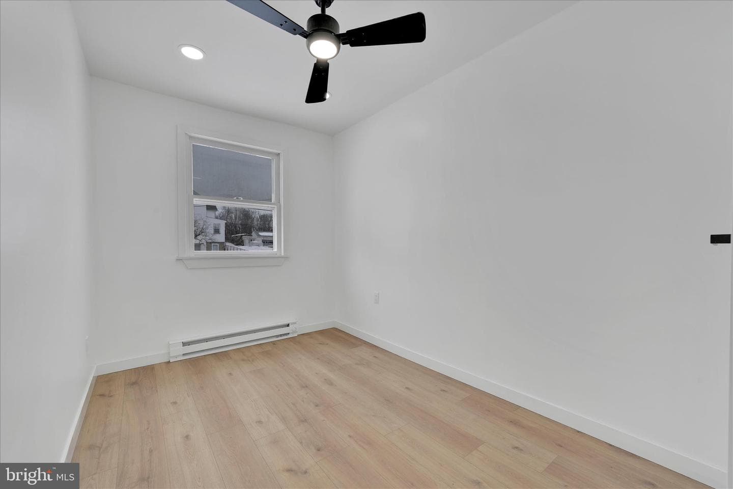 317 E Melrose Street photo 20