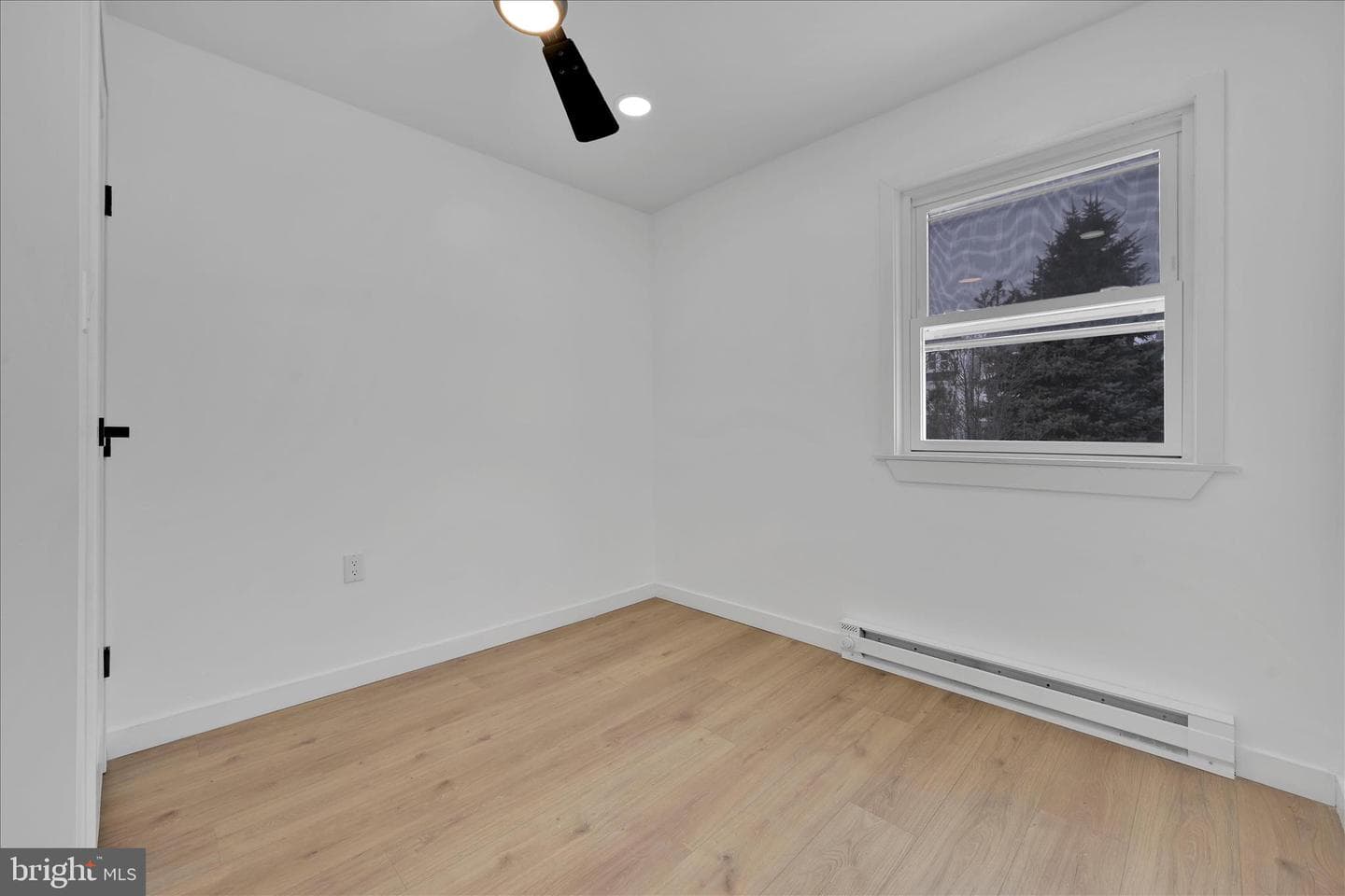 317 E Melrose Street photo 23