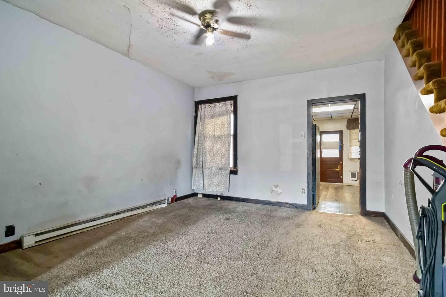 11 W Commerce St photo 8