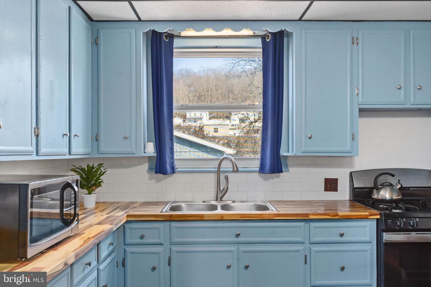 250 Riverside Lane photo 11