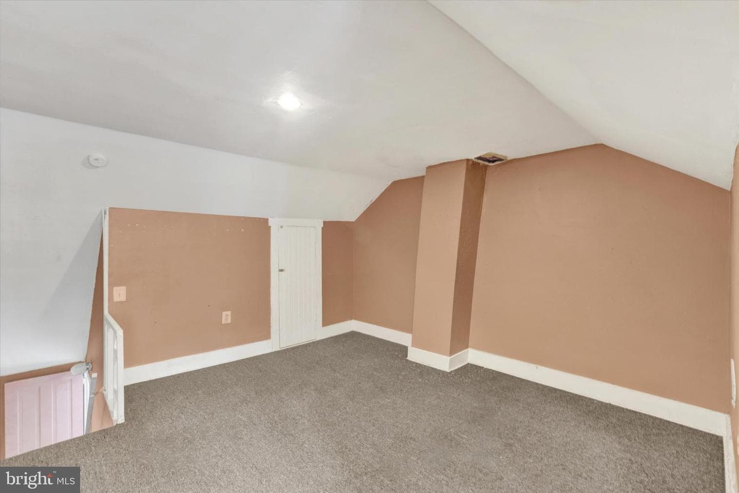 1143 W Pine Street photo 13