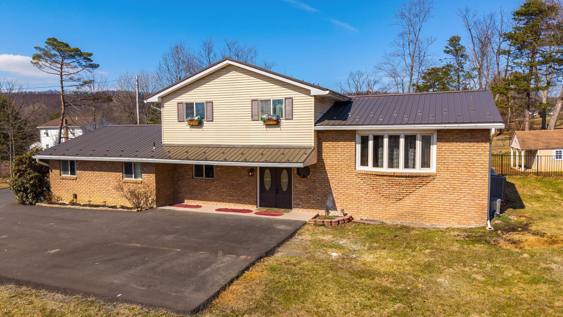 148 Penn Avenue photo 3