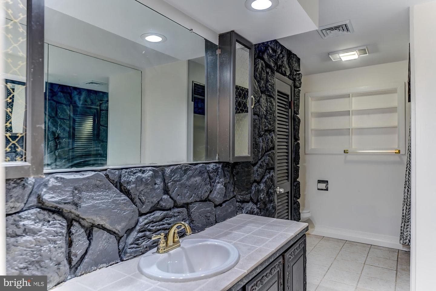 148 Penn Avenue photo 56