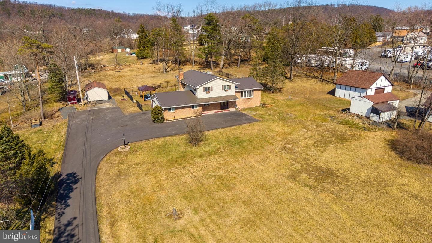 148 Penn Avenue photo 77
