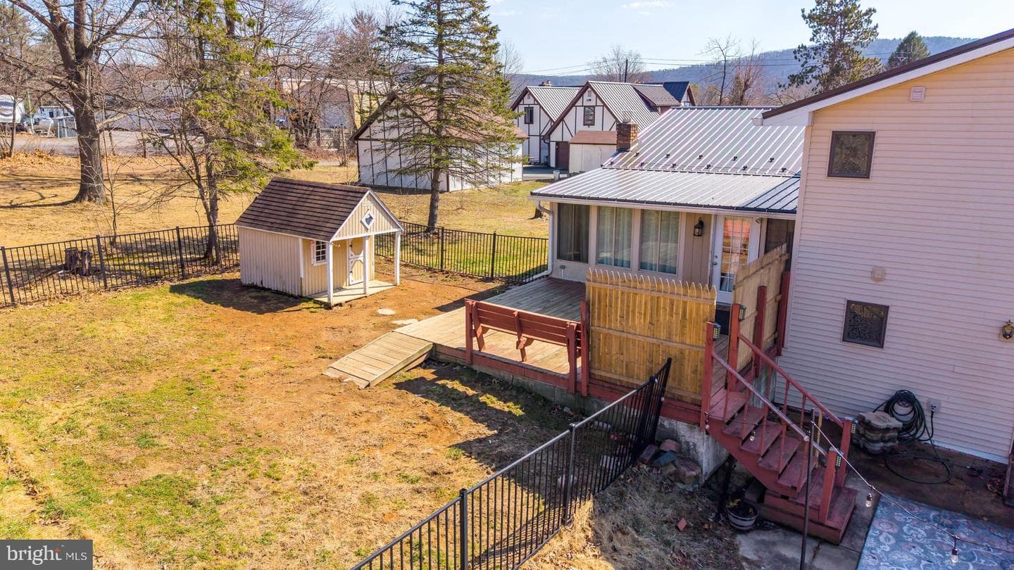 148 Penn Avenue photo 8