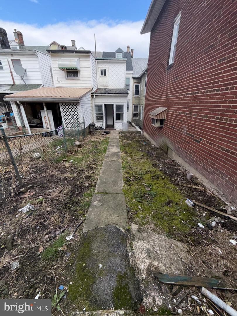 104 N Poplar Street photo 13