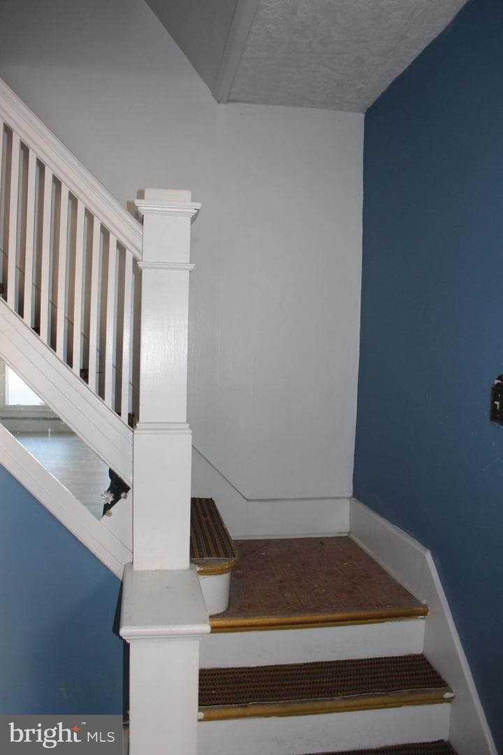 8 N Locust Street photo 13
