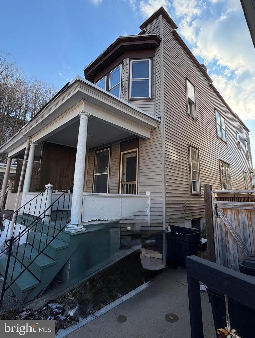 8 N Locust Street, Coal Township