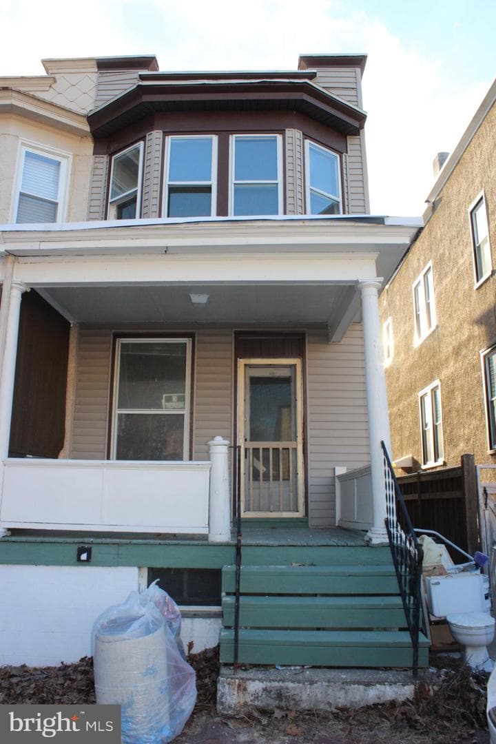 8 N Locust Street photo 4
