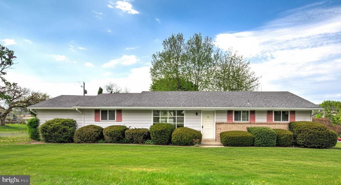 211 Birchwyn Drive, Elysburg