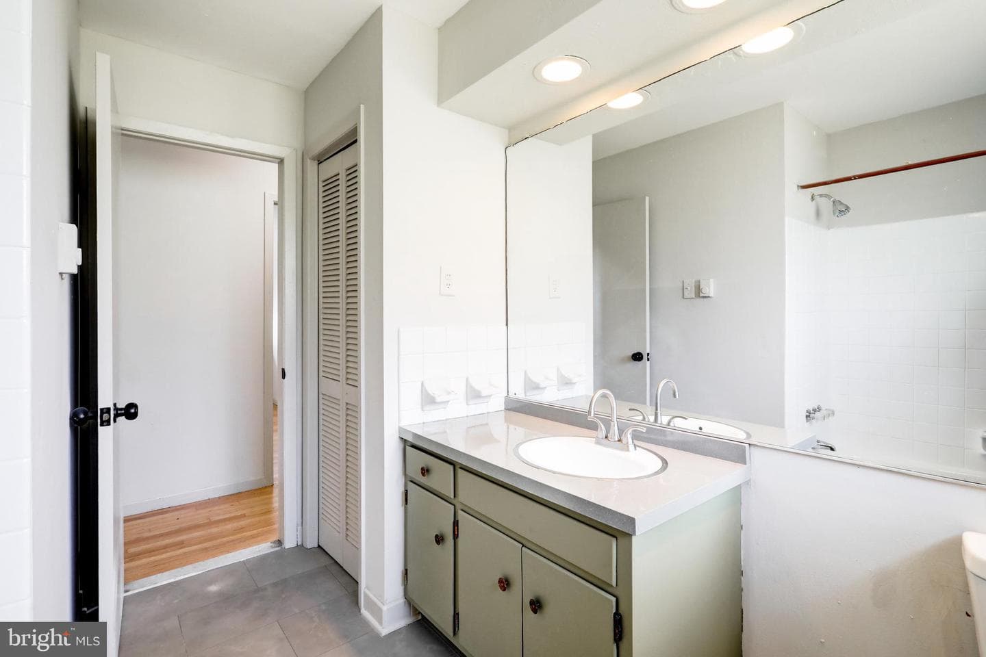 211 Birchwyn Drive photo 11