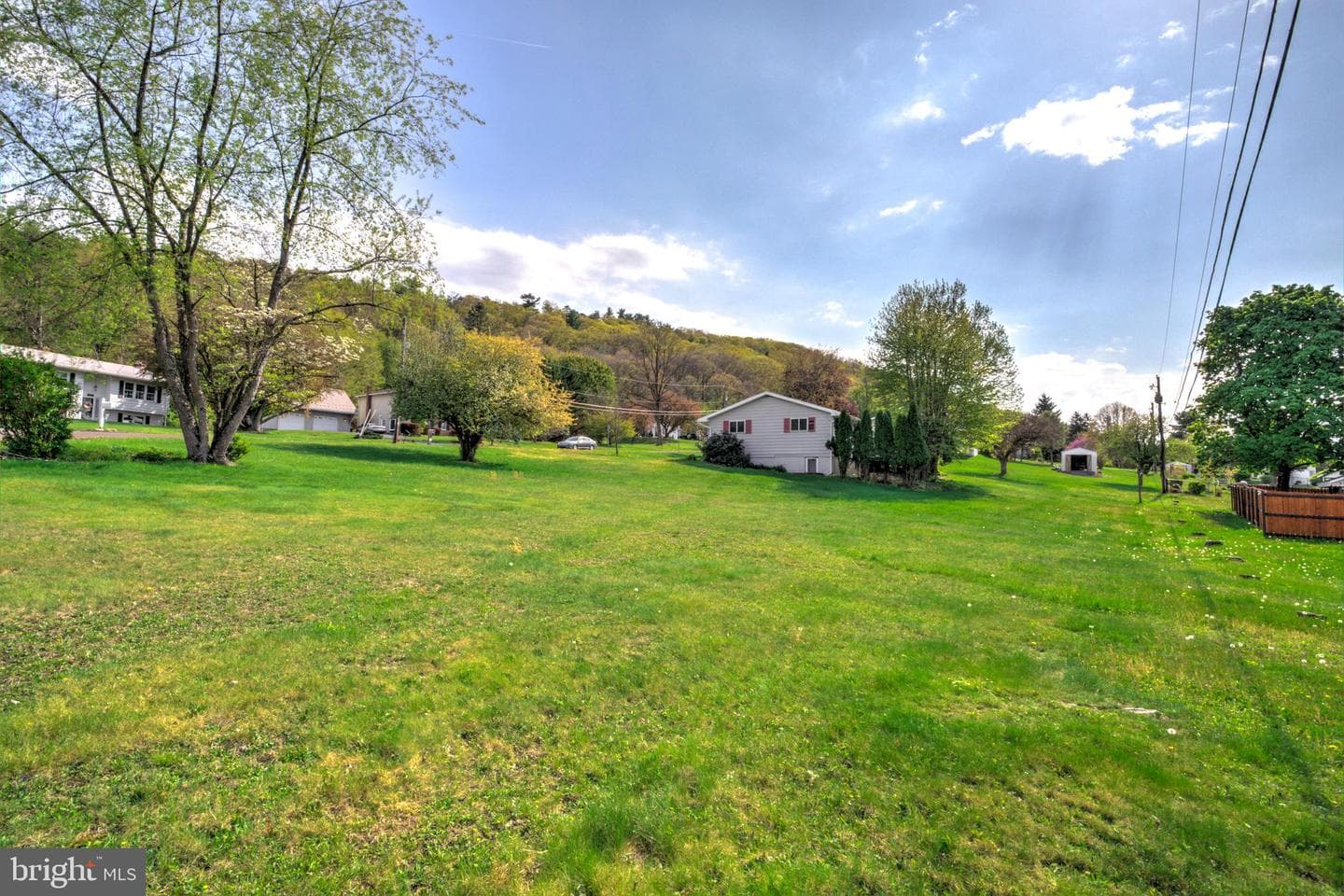 211 Birchwyn Drive photo 32