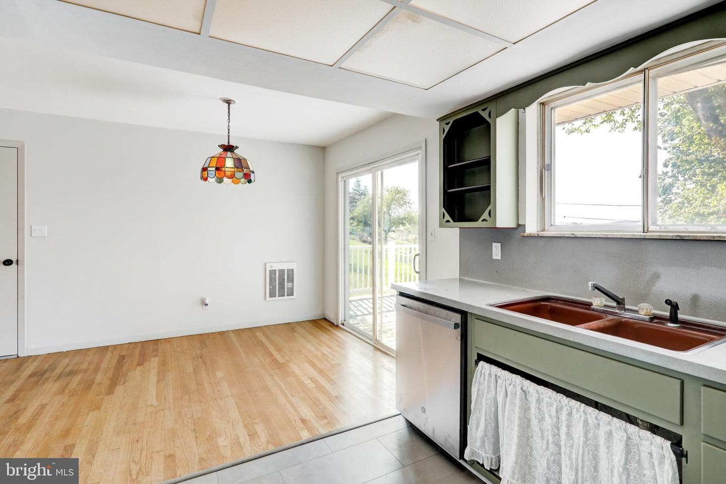 211 Birchwyn Drive photo 8