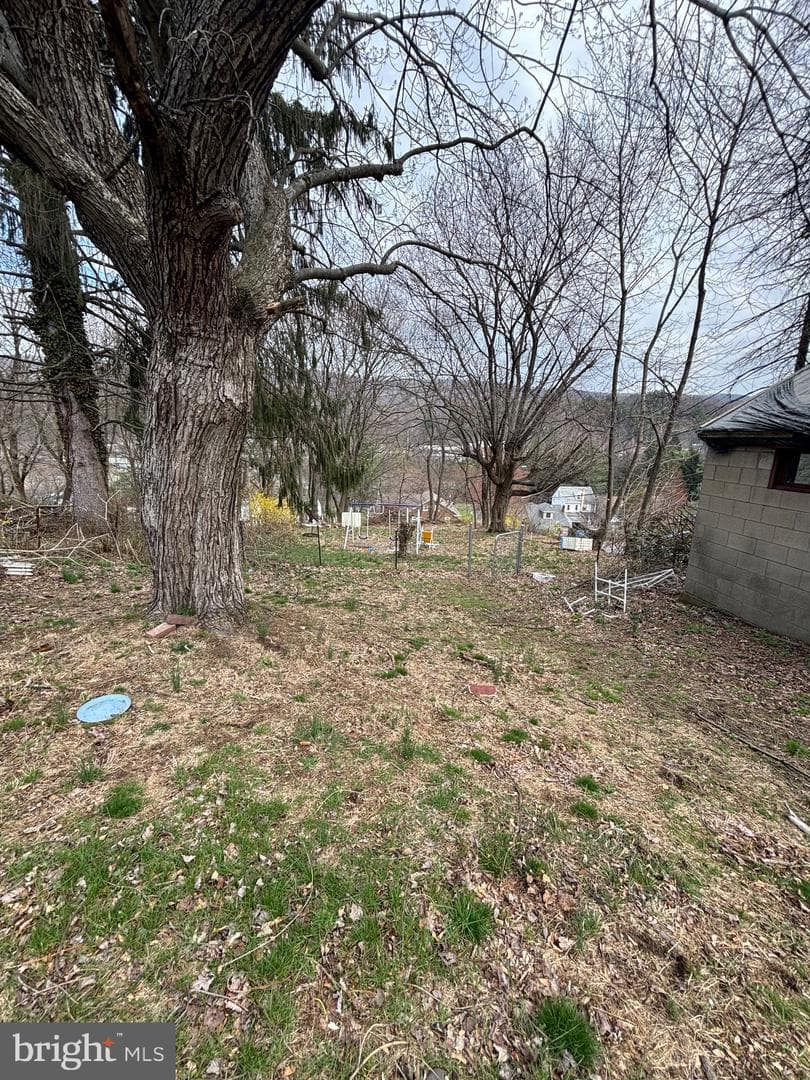 1473-1475 Pulaski Avenue photo 32