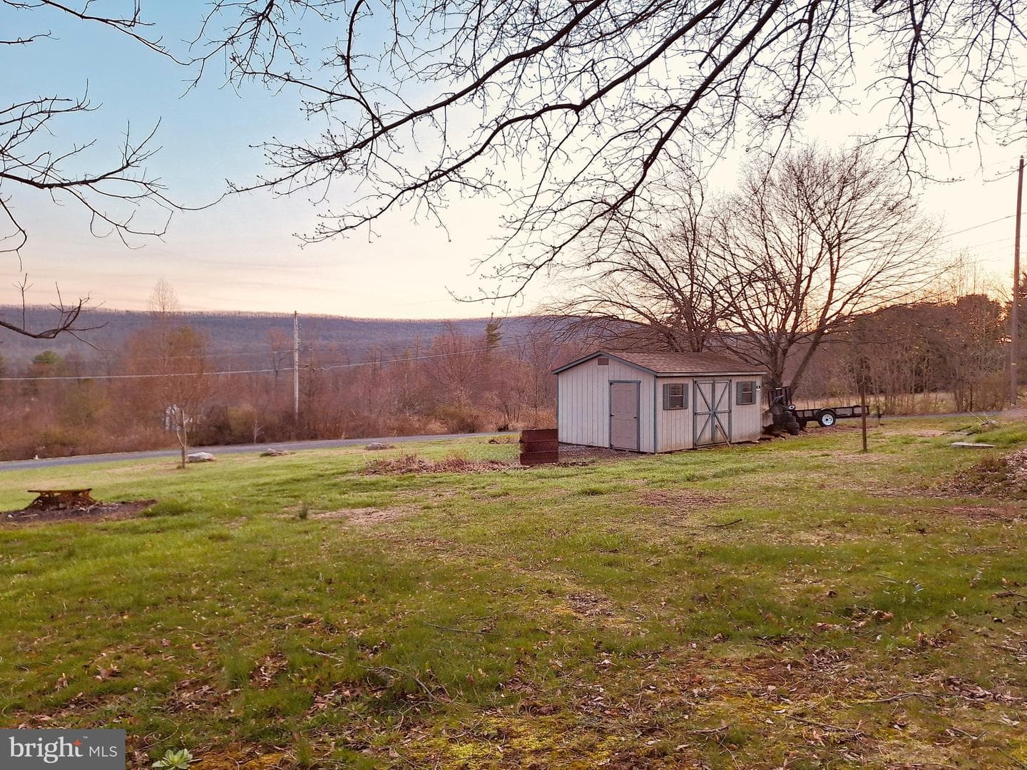 4262 Upper Road photo 3