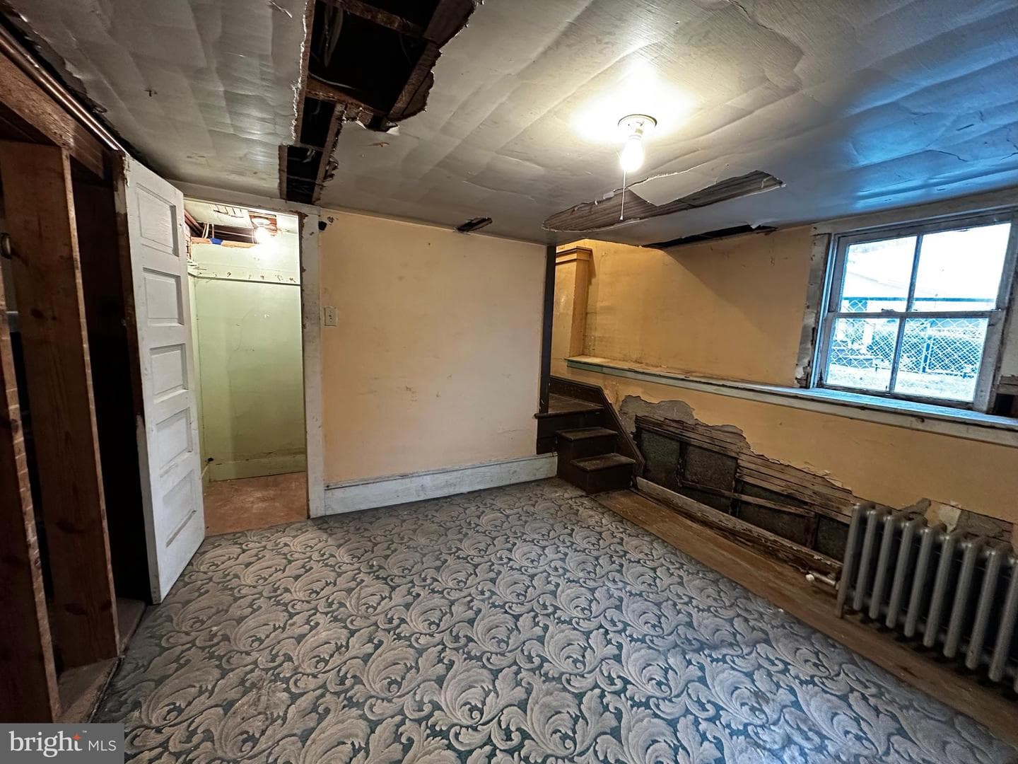 437 E Melrose St photo 30