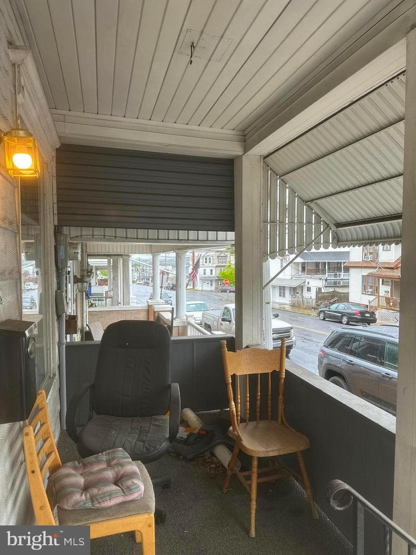 228 E 7th Street photo 3