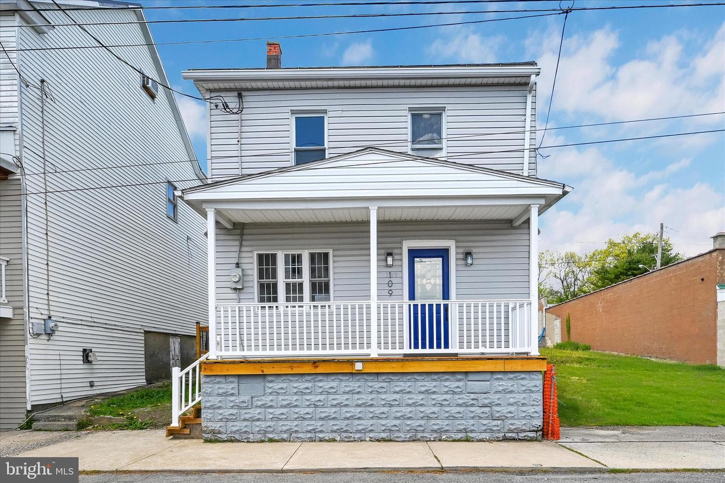 109 W North St photo 1