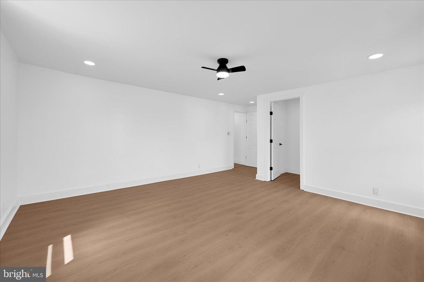 109 W North St photo 16