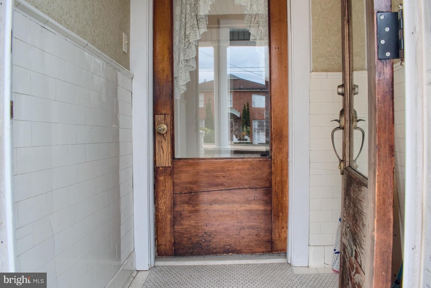 409 West Avenue photo 2
