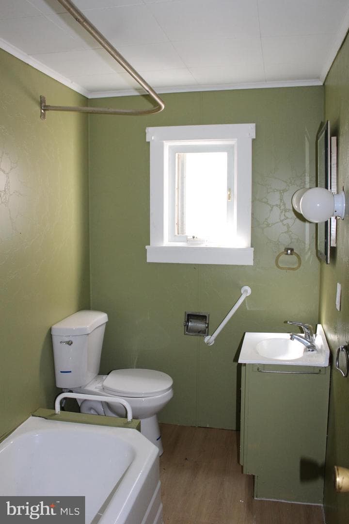 148 N Locust Street photo 16