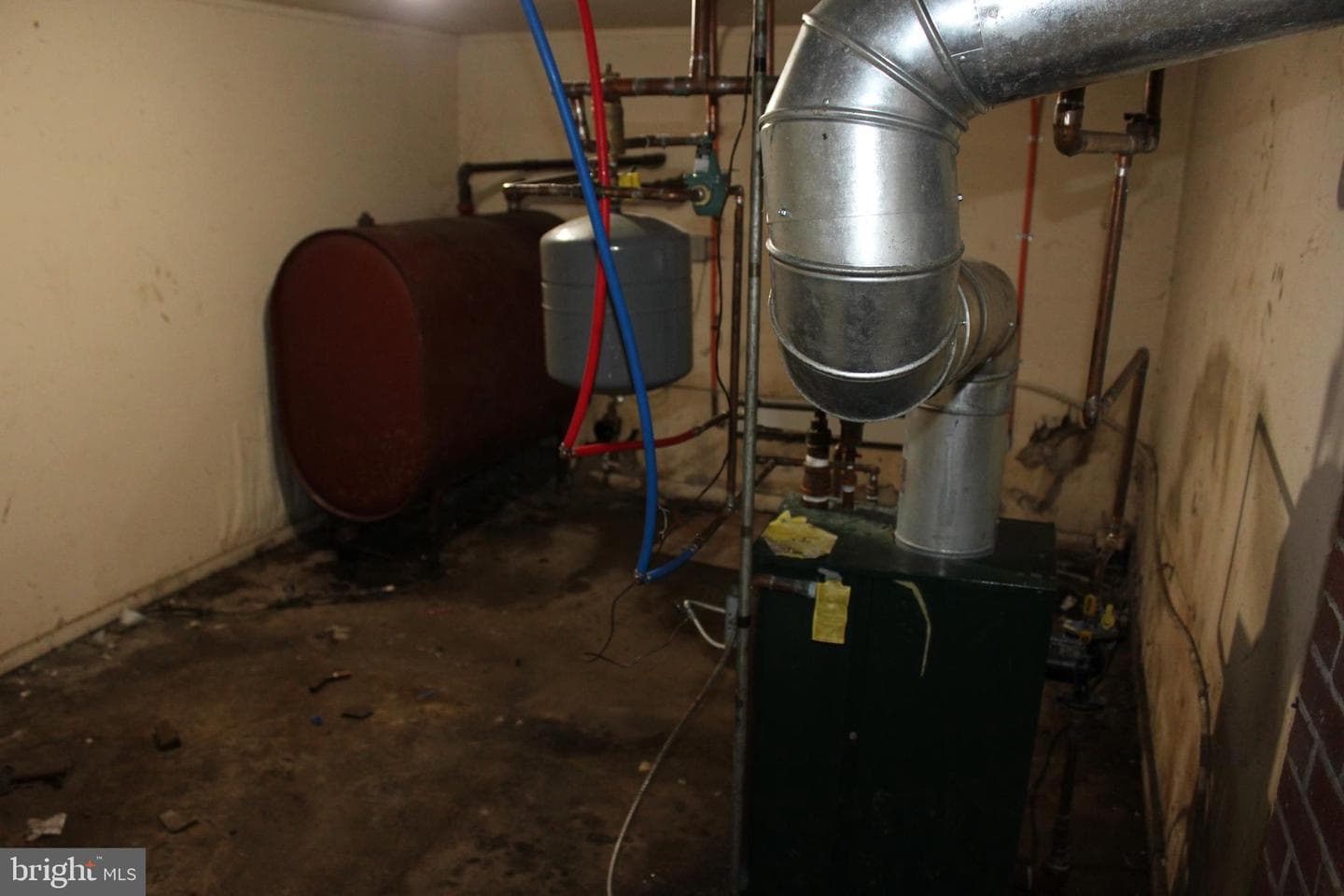 148 N Locust Street photo 20