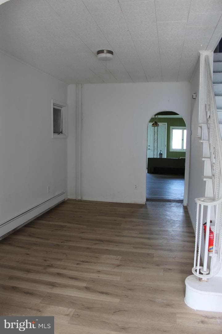 148 N Locust Street photo 4