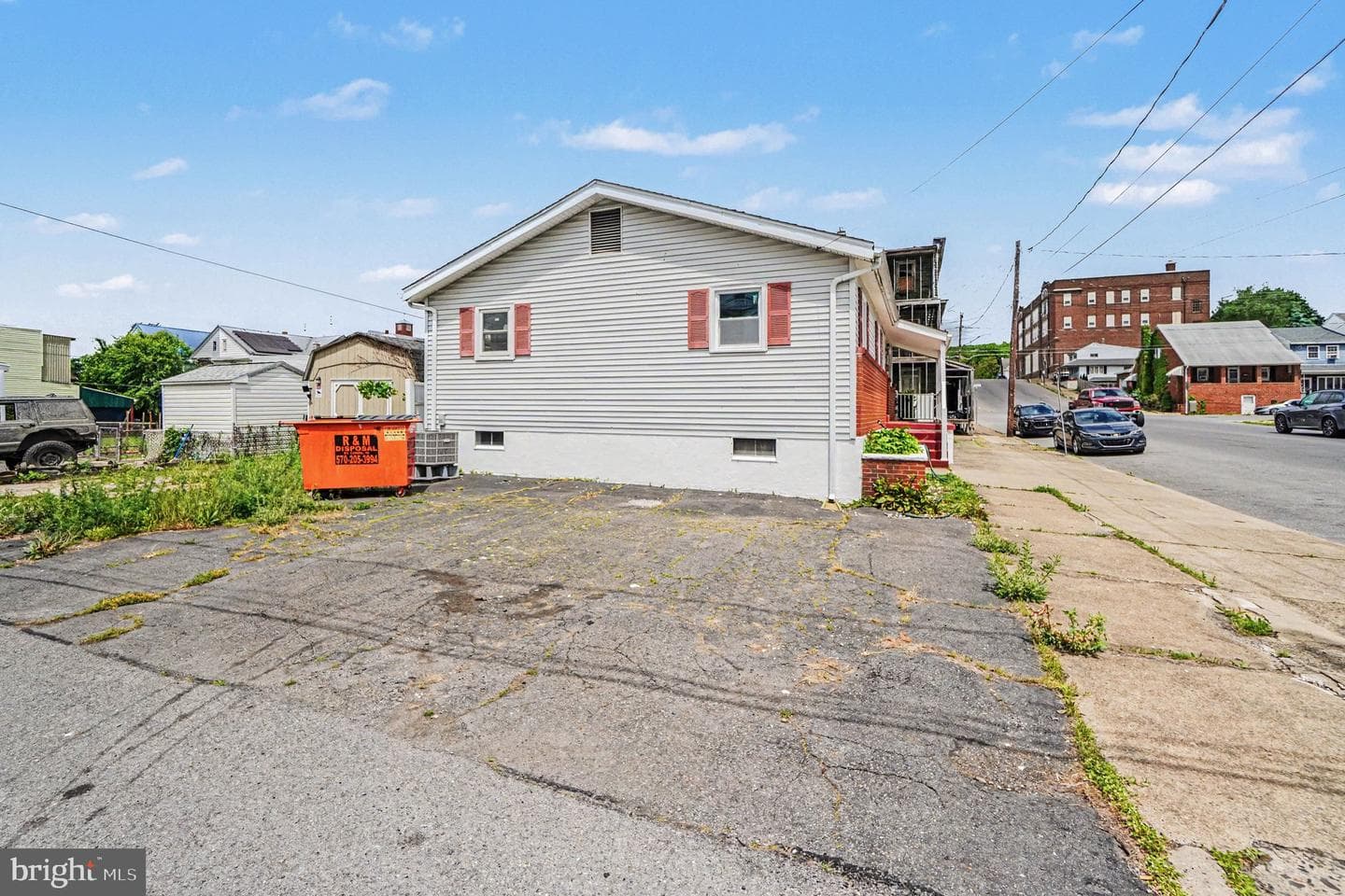 32 N Poplar Street photo 20