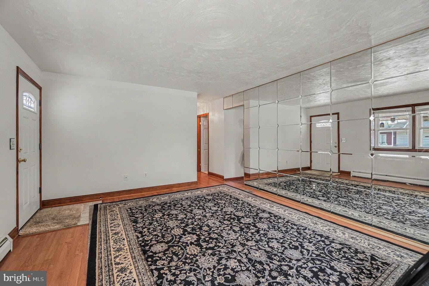 32 N Poplar Street photo 5
