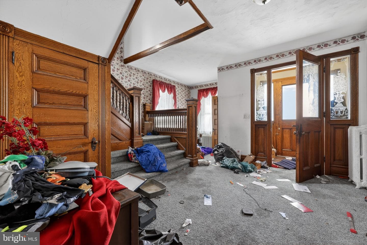 726 E Dewart Street photo 32